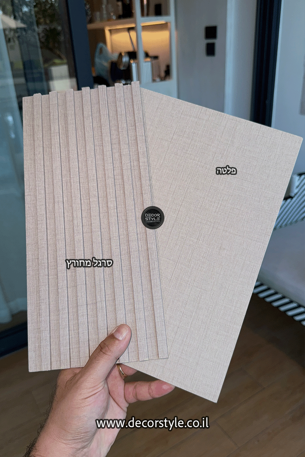 פלטת דמוי פורניר בגוון בז׳ פשתן עם טקסטורה עדינה | גודל 120/290 ס״מ