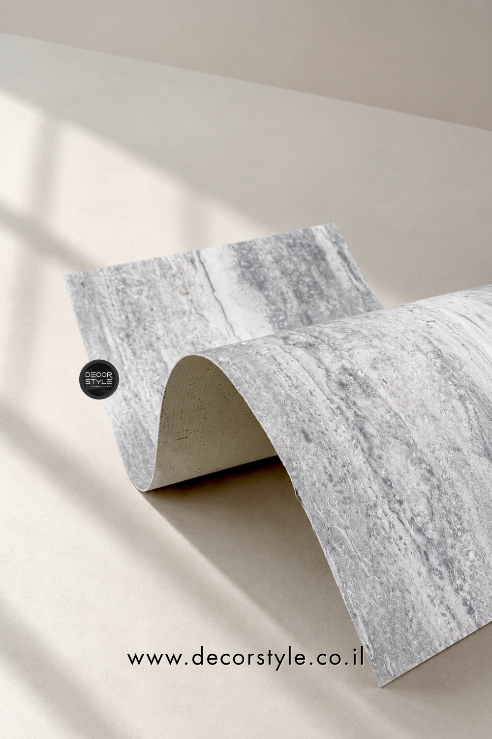 אבן אלסטית Linear Travertine Light Grey גלים בגוון לבן שבור - 60/120 ס״מ