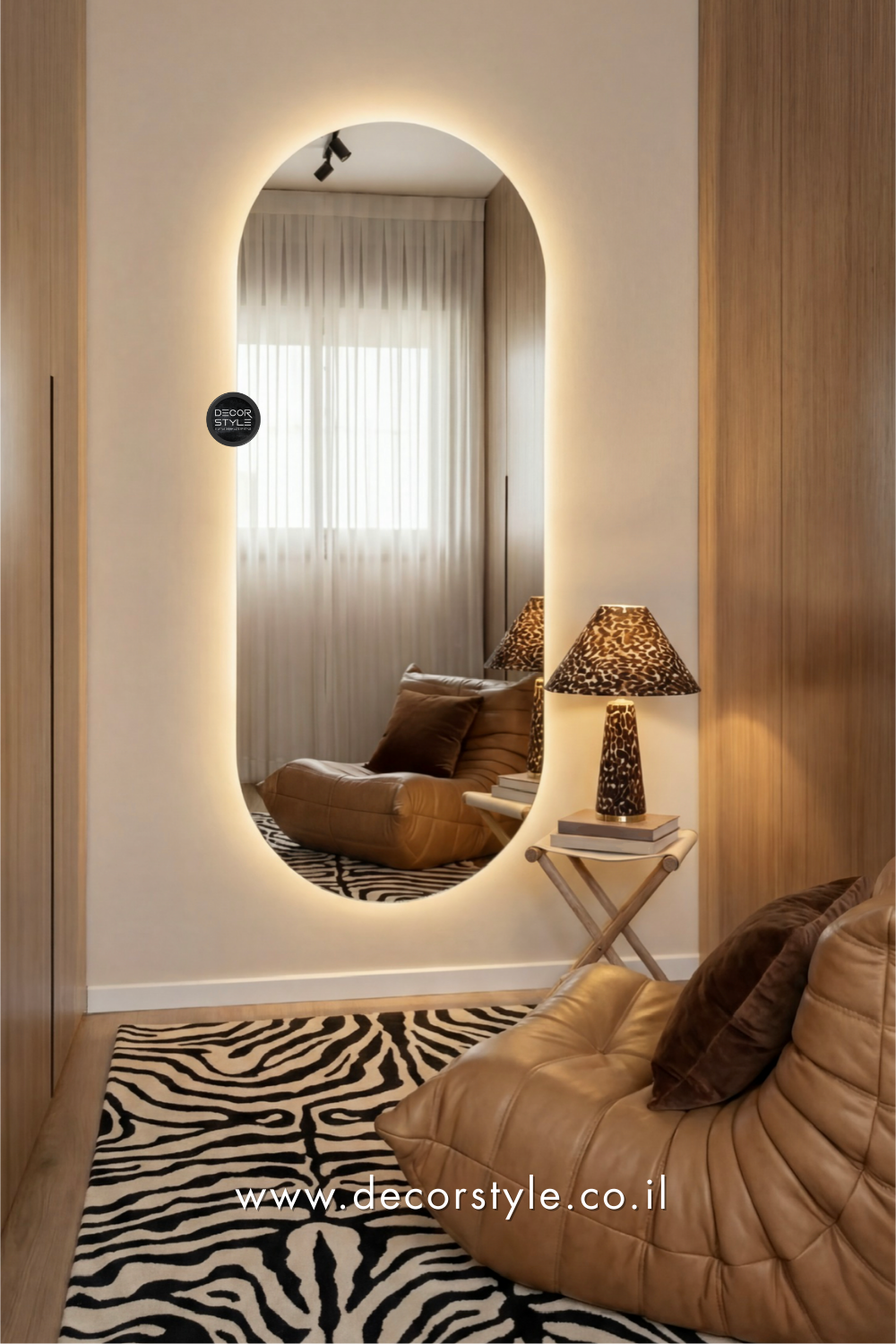 מראת קפסולה, אליפסה עם לד לשירותים, חדר שינה , פינת איפור
חדרי ארונות, חדרי רחצה, פינות איפור